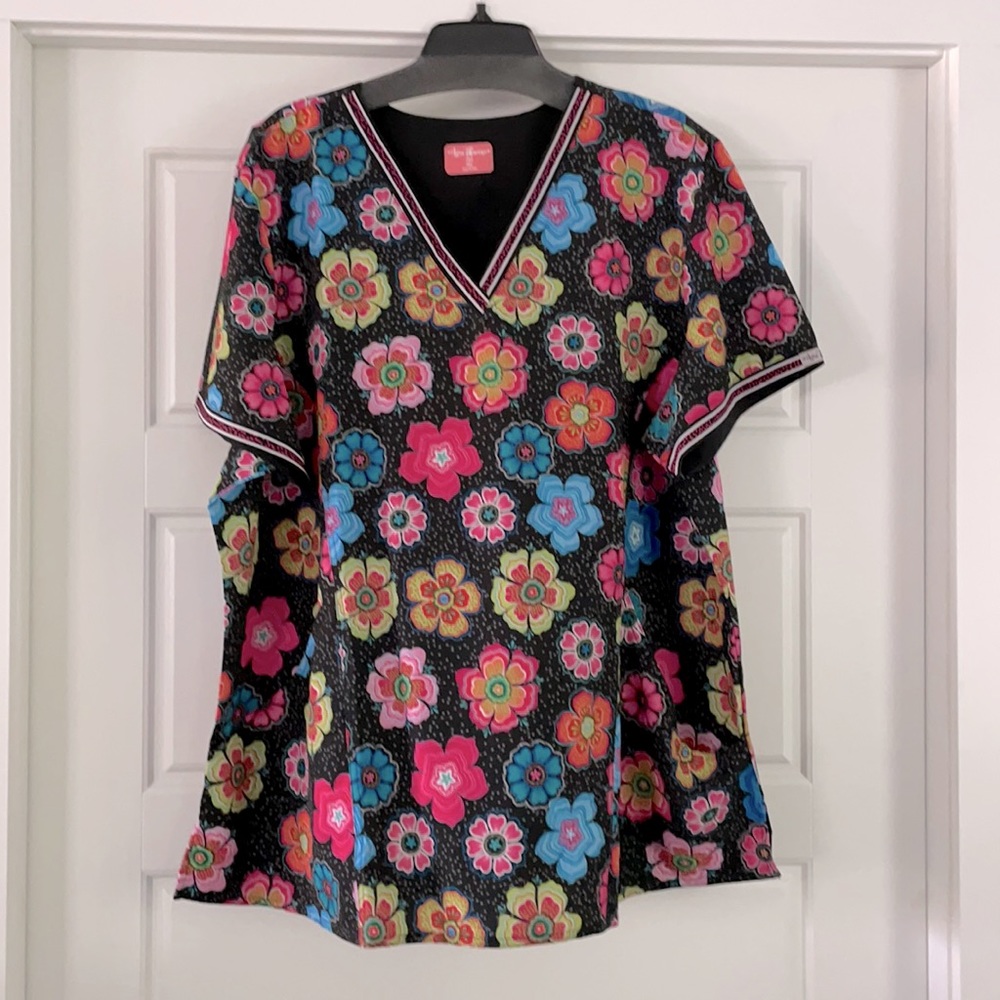 Scrub top